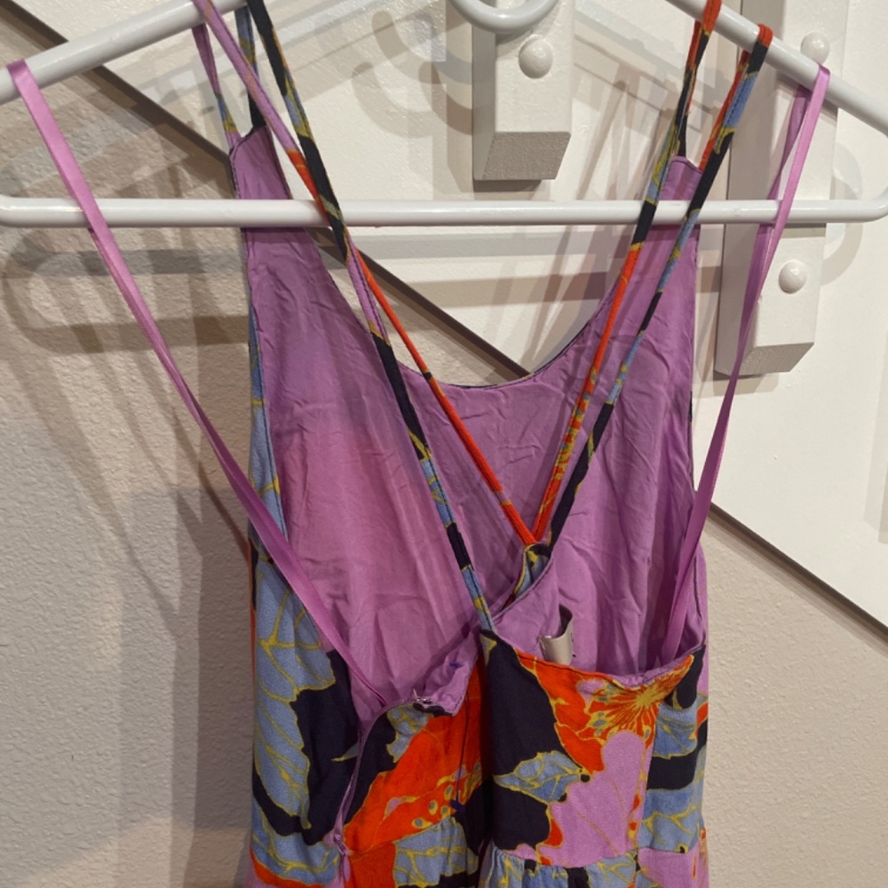 Beautiful dress by Loft - Picture 5 of 9